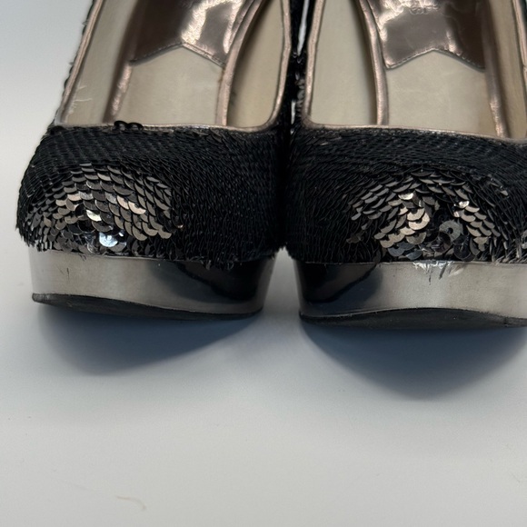 Michael Kors Sequin Pewter Platform Stiletto Sparkle Evening Pumps Heels SZ 8.5 - Picture 9 of 15